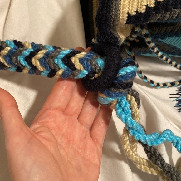 Blue & Cream Tribal Pattern Deluxe Wayuu Double Drawstring Shoulder Mochila Bag - Picture 11 of 15